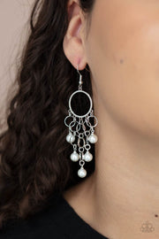 PAPARAZZI (443) {When Life Gives You Pearls} Earring