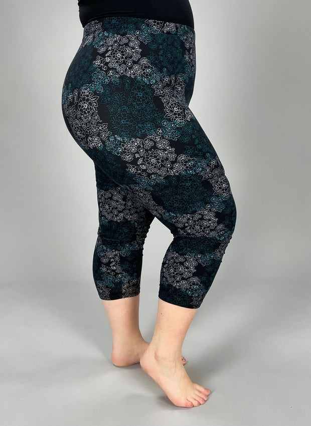 LEG-26 {Floralty} White/Teal Floral Printed Butter Soft Capri Leggings EXTENDED PLUS SIZE 3X/5X